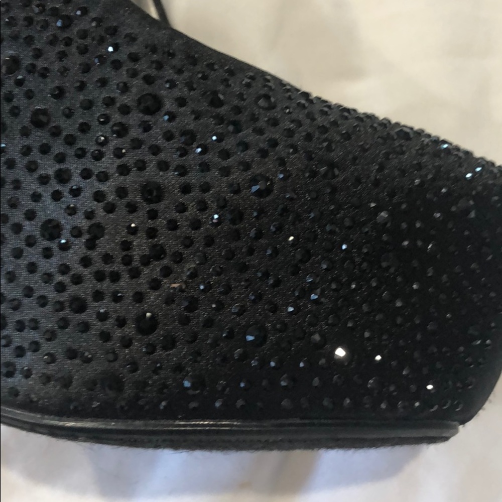 Heels - Picture 3 of 4